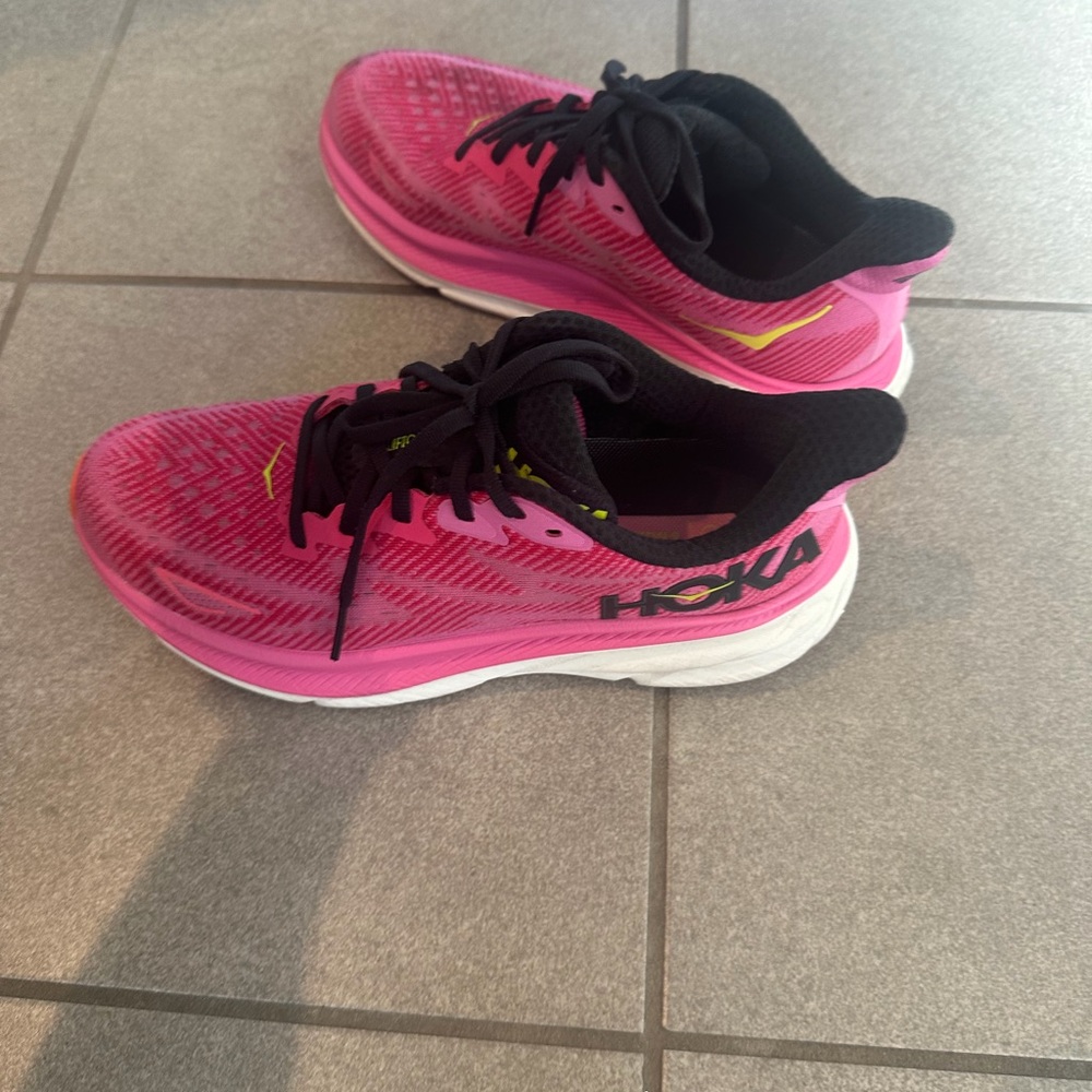 Hoka Clifton 9 Fuchsia and Black Running Sneakers 8